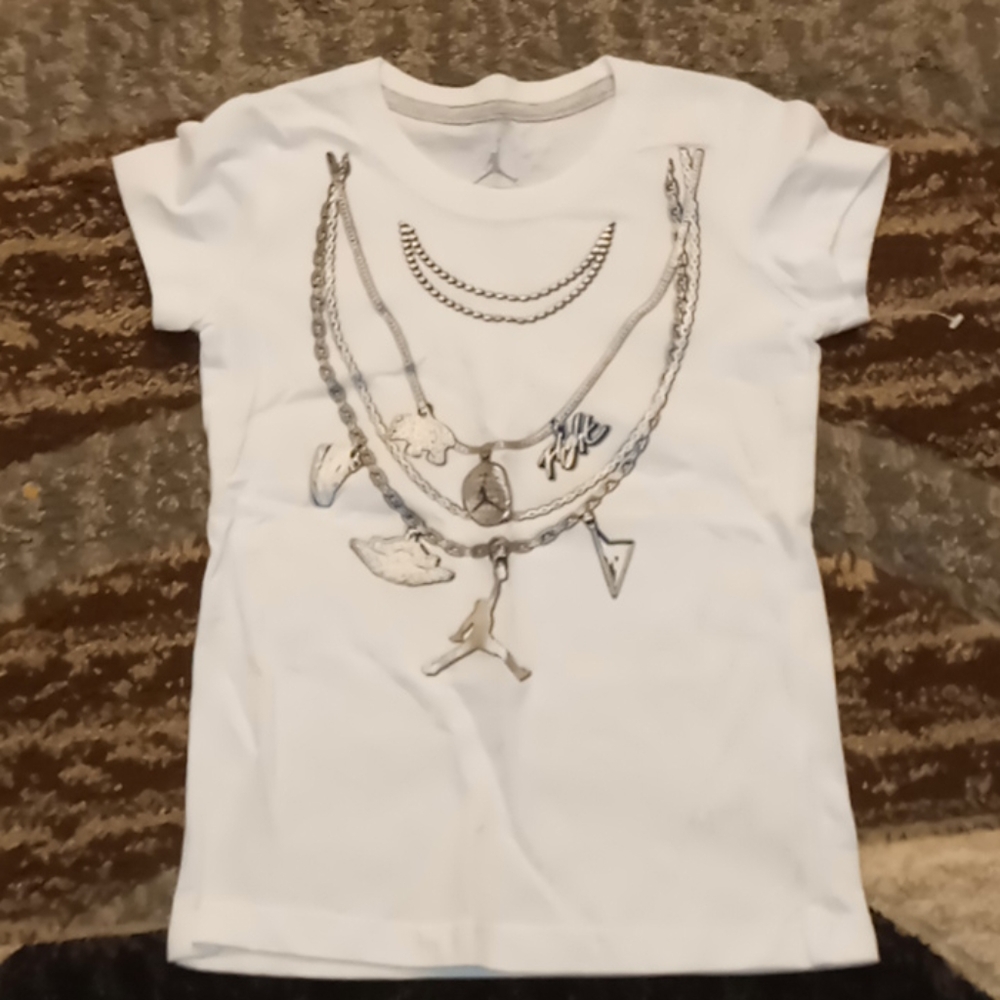 5/$25 Girls size 6 Jordan t shirt
